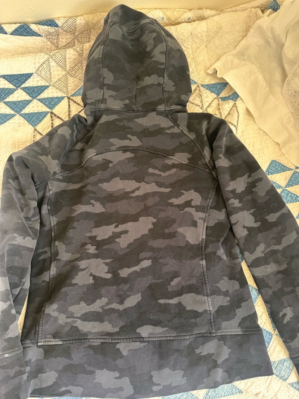 Lululemon Scuba Full Zip Hoodie- Heritage 365 Camo Deep Coal Multi - Picture 8 of 12